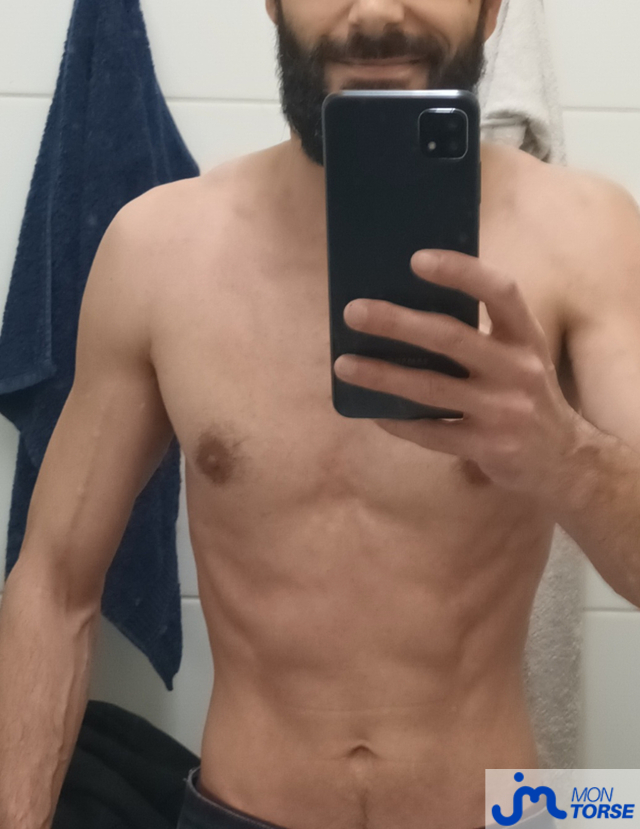Photos de torses : _J'aime mon torse ..et mon torse aime les lechouilles 