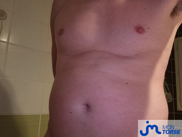 Photos de torses : Un peu de ventre... desole !