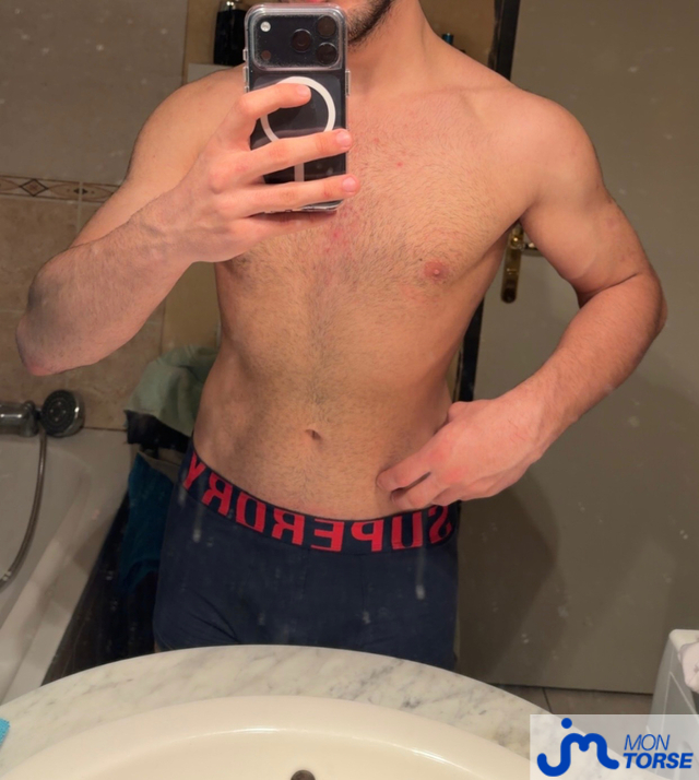 Photos de torses : Un beau corps, pour de belles coquines 😈 