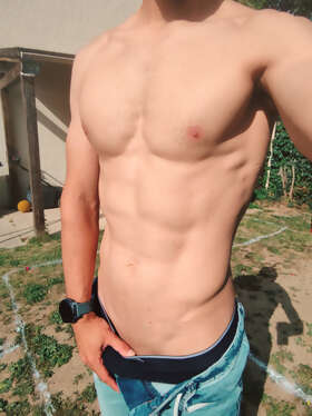 Photos de torses : Les rayons de soleil sur mon torse
